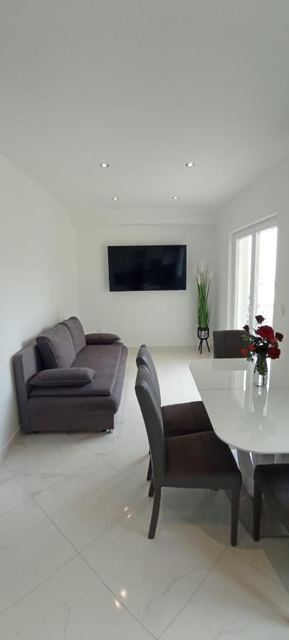 Apartman Stipan 奥米什 外观 照片